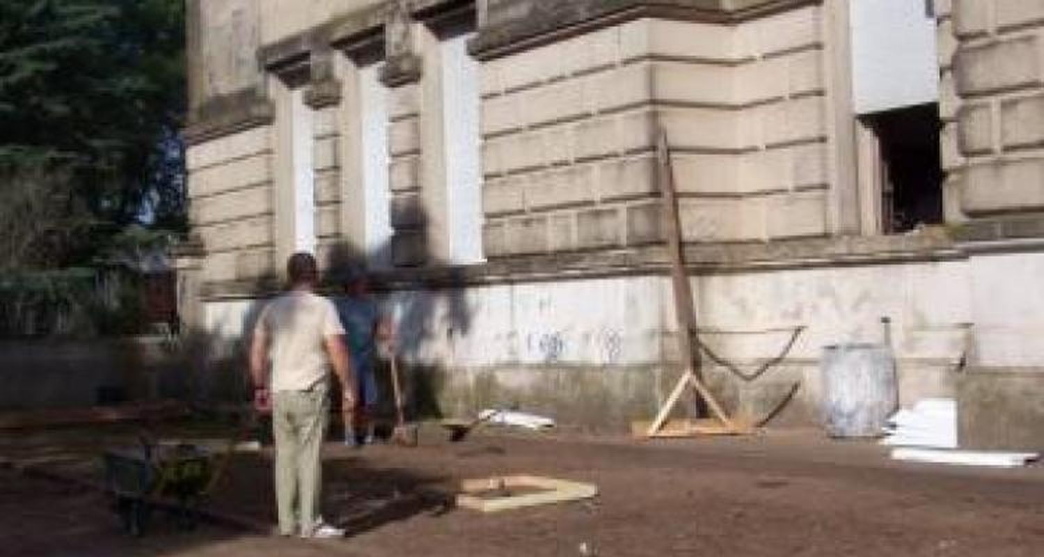 Otra vez clases con escombros