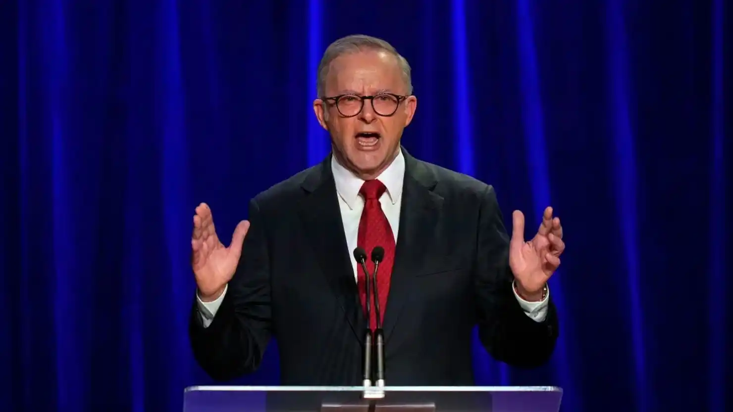 El primer ministro de Australia, Anthony Albanese, habla después de ganar un segundo mandato (Foto:Rick Rycroft/AP)
