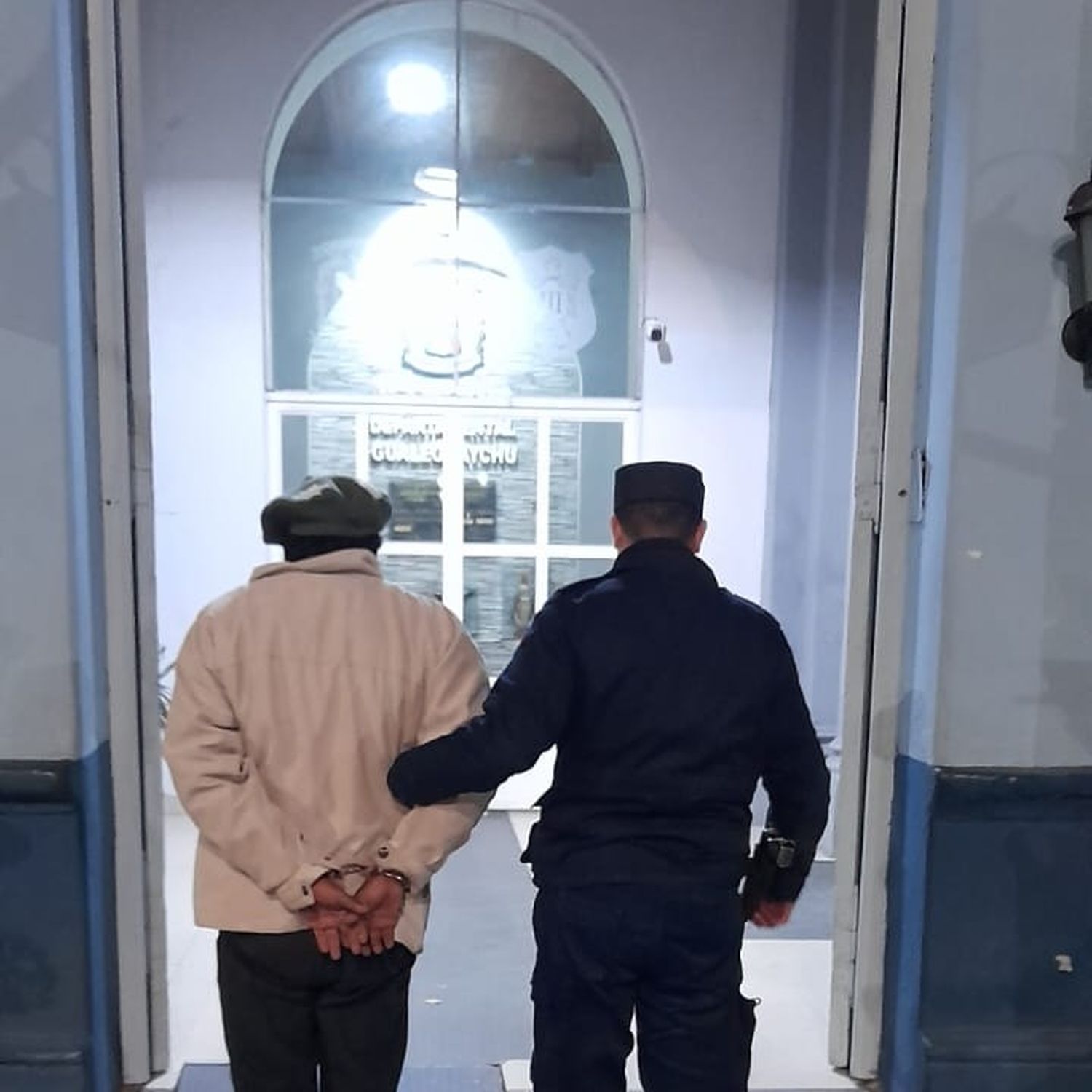 Allanaron un domicilio y un hombre fue detenido por amenazas