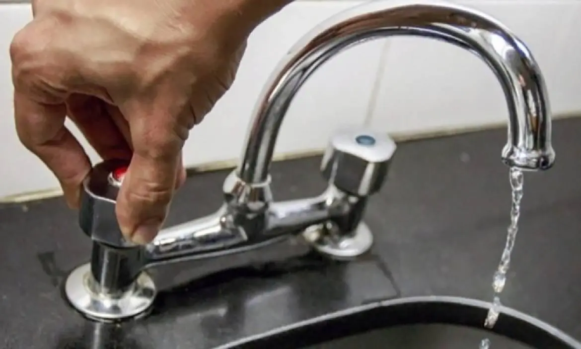 AySA pide un uso responsable del agua ante la ola de calor