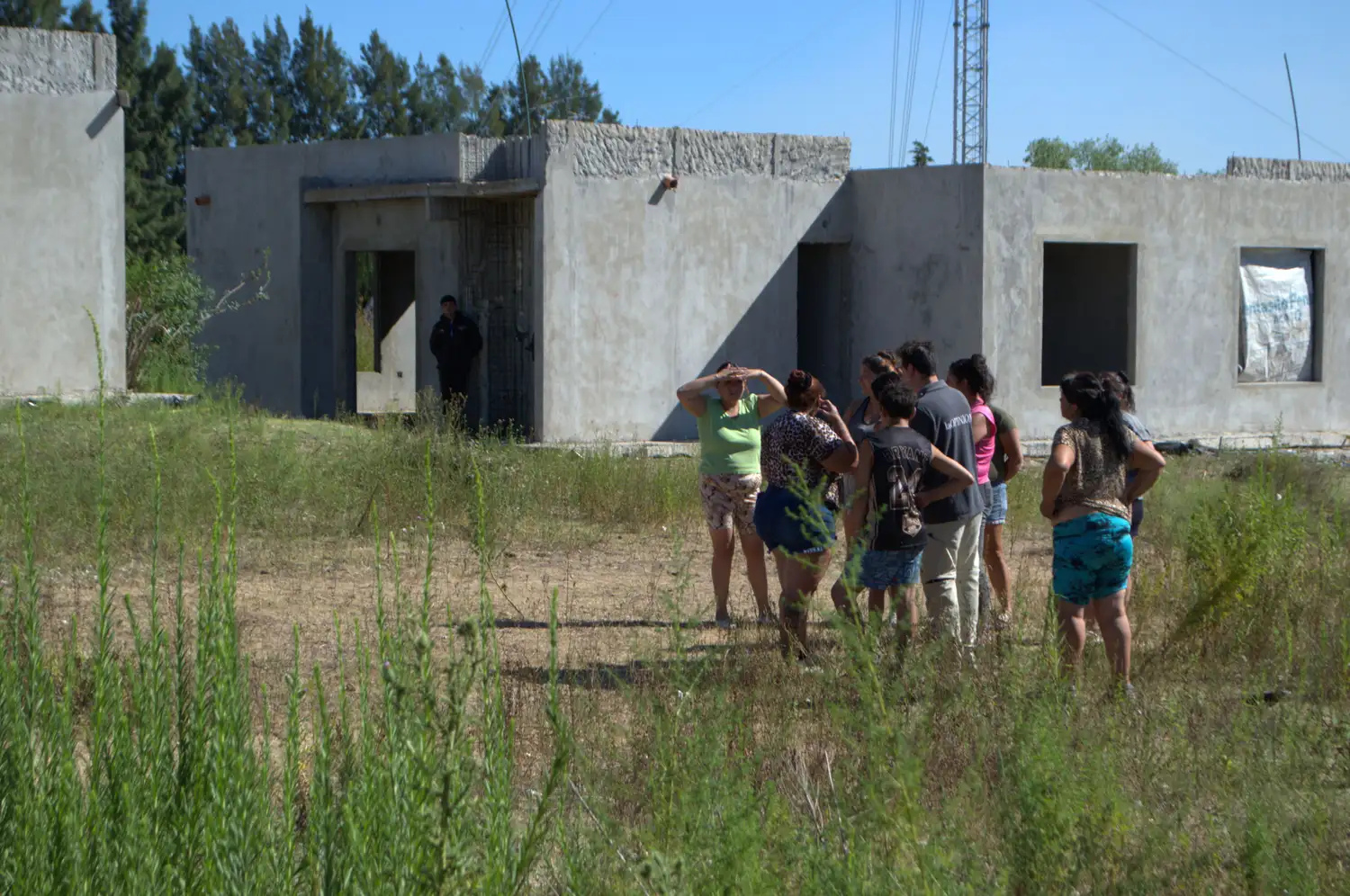 RÍO TALA USURPACIÓN 25 VIVIENDAS MÓVIL