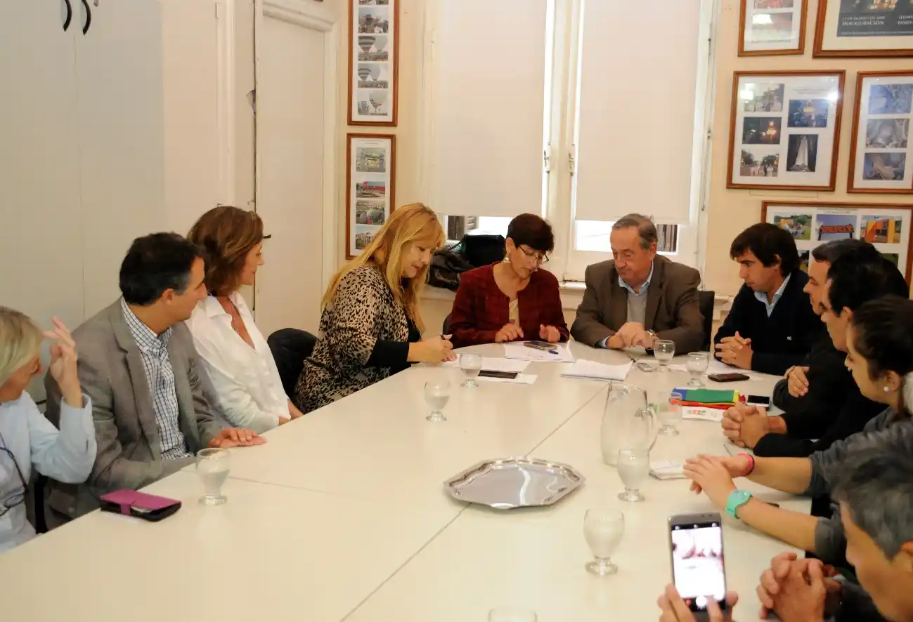 El Municipio firmó convenios para profundizar las políticas de género y diversidad