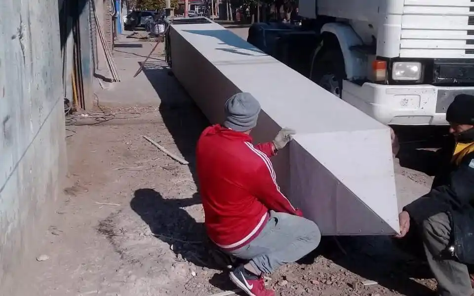 Ituzaingó: Tiene su propio obelisco réplica del ubicado en el centro porteño