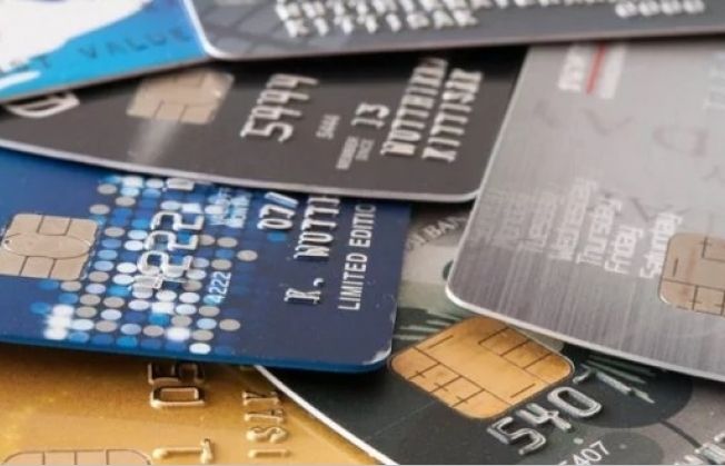 Pagar el mínimo de tarjeta es ahondar la fosa