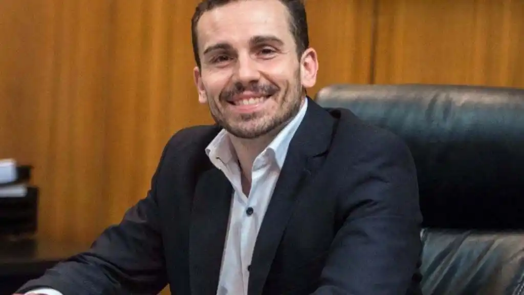 El Gobierno redujo el monto e intereses de la deuda en pesos y extendió los plazos