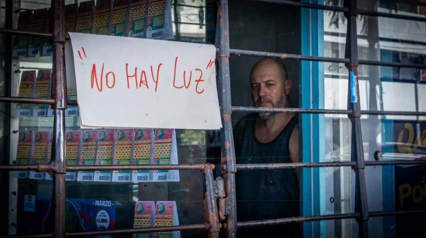 En medio de la fuerte ola de calor, un apagón masivo afectó a más de 800.000 usuarios del AMBA