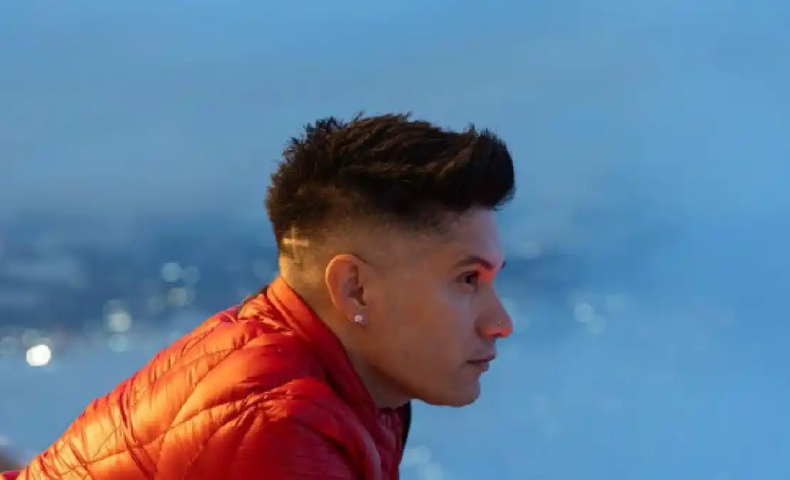 Chyno reaparece en redes para declararle amor a su novia (foto)