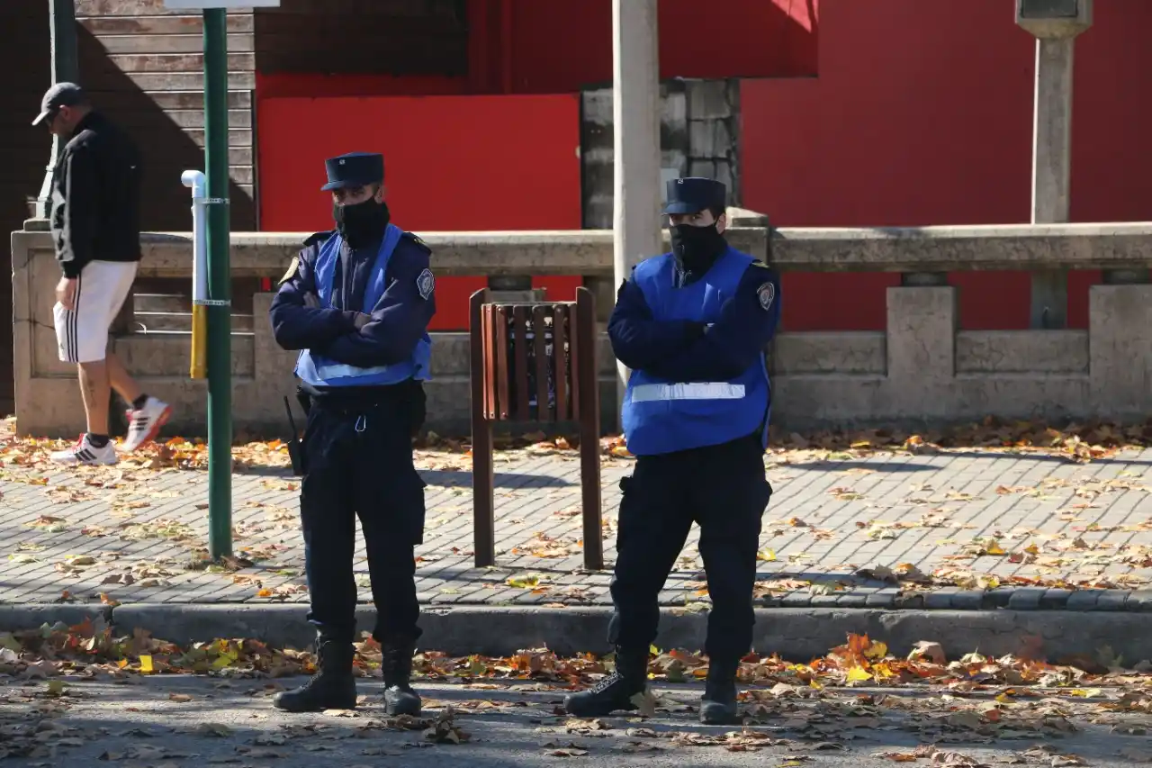 Identificaron a un ladrón que duplicó las llaves de un comercio de Costanera para entrar a robarle
