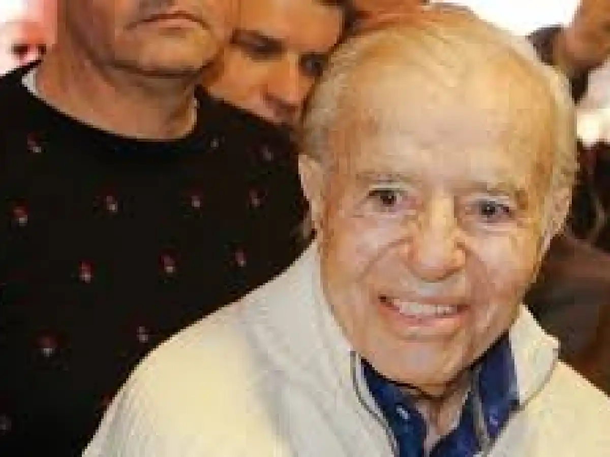 Menem manifestó su oposición al proyecto de legalización de aborto