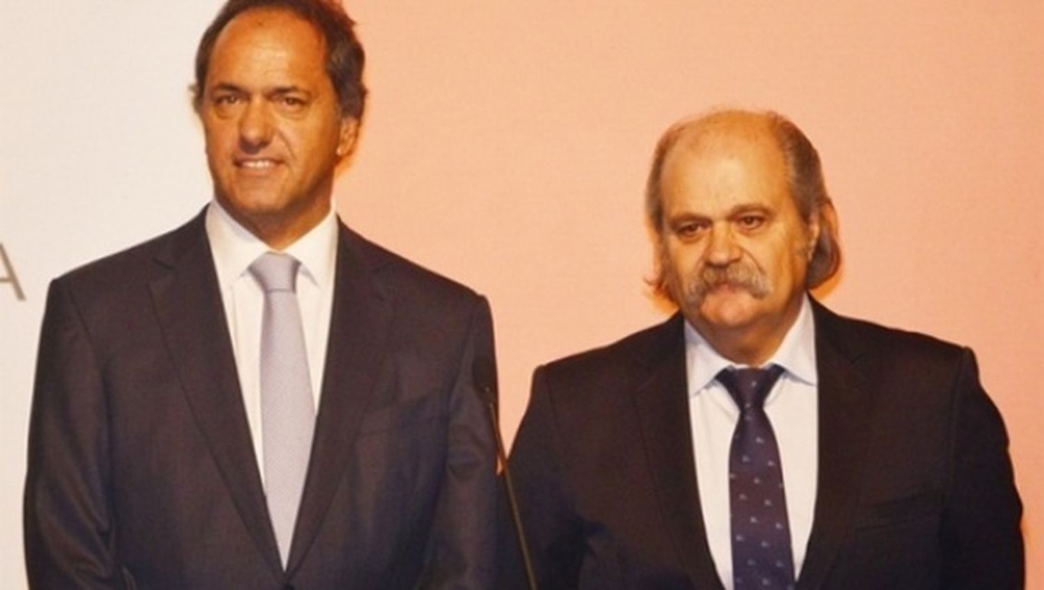 Scioli y Granados reúnen a 80 intendentes y 2 mil policías 