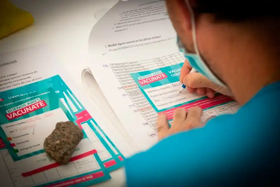 Vacunación bonaerense: Comenzó la inoculación para el grupo de 18 a 59 años con comorbilidades