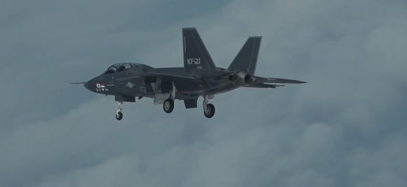 Primer vuelo del sexto prototipo del caza coreano KF-21 Boramae