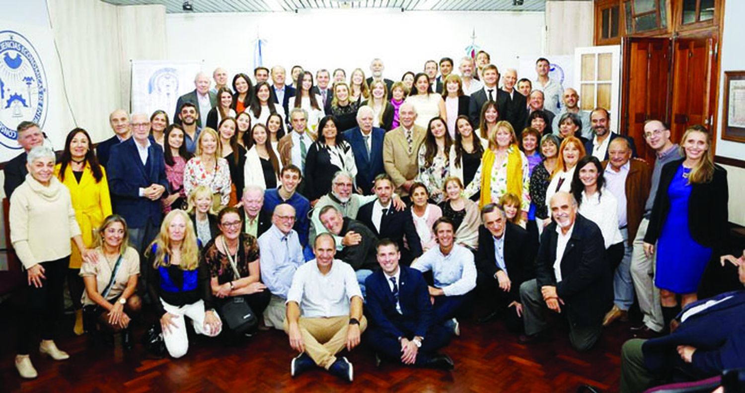 Festejos por el día de los graduados   en Ciencias Económicas