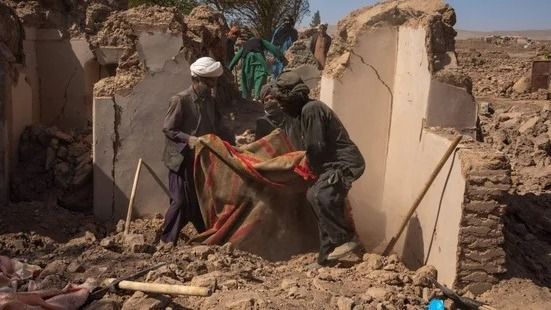 Terremoto en Afganistán: al menos 812 muertos y 2.817 heridos
