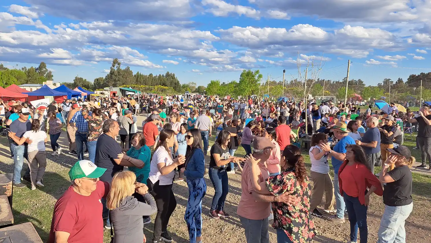 Baile. Gran cantidad de público participó de la fiesta