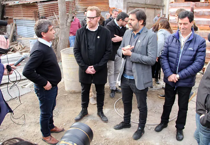 Funcionario provincial en la Universidad de Lobería