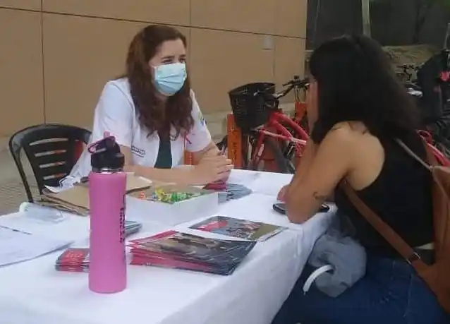 Día de Acción contra el Sida: El Hospital Centenario realizó un centenar de testeos