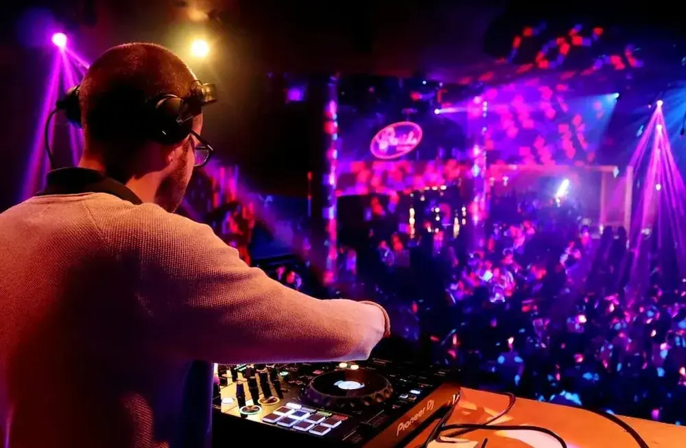 Sturzenegger anuncia el fin del monopolio de SADAIC: ¿Qué significa para la cultura y la música en Argentina?