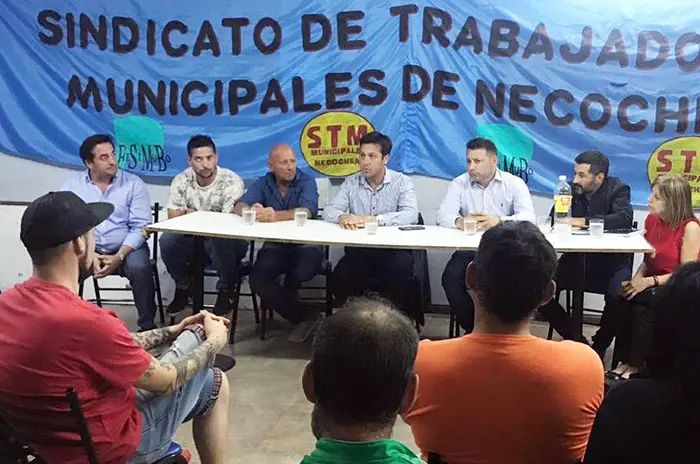 Municipales evalúan ofrecimiento del Ejecutivo y podrían levantar el paro