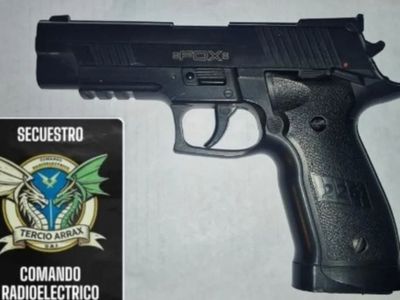 Huyeron de un robo fallido, chocaron frente de la comisaría y terminaron presos