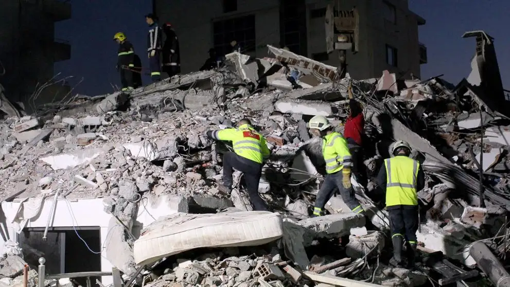 Ascienden a 30 los muertos por el terremoto en Albania