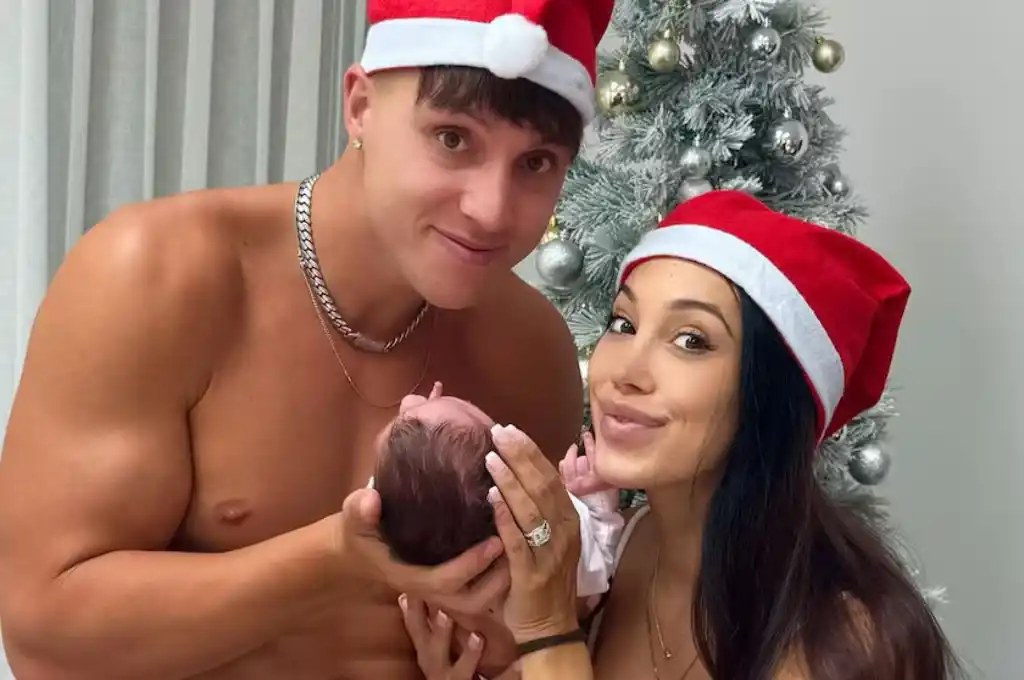 Scarlet Vas y Tayo Ricci anunciaron el nacimiento de su hija el 25 de diciembre.