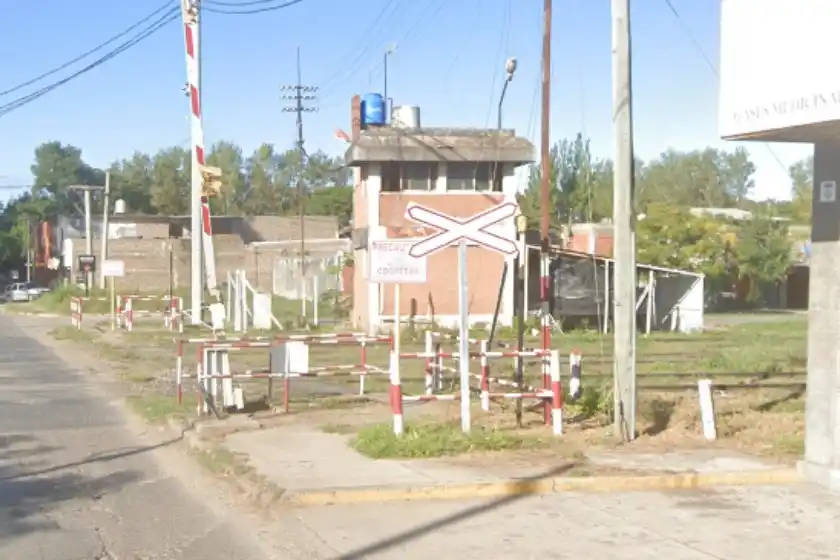 Se le rompió la moto, le prometieron ayudarlo con el arreglo y se la robaron