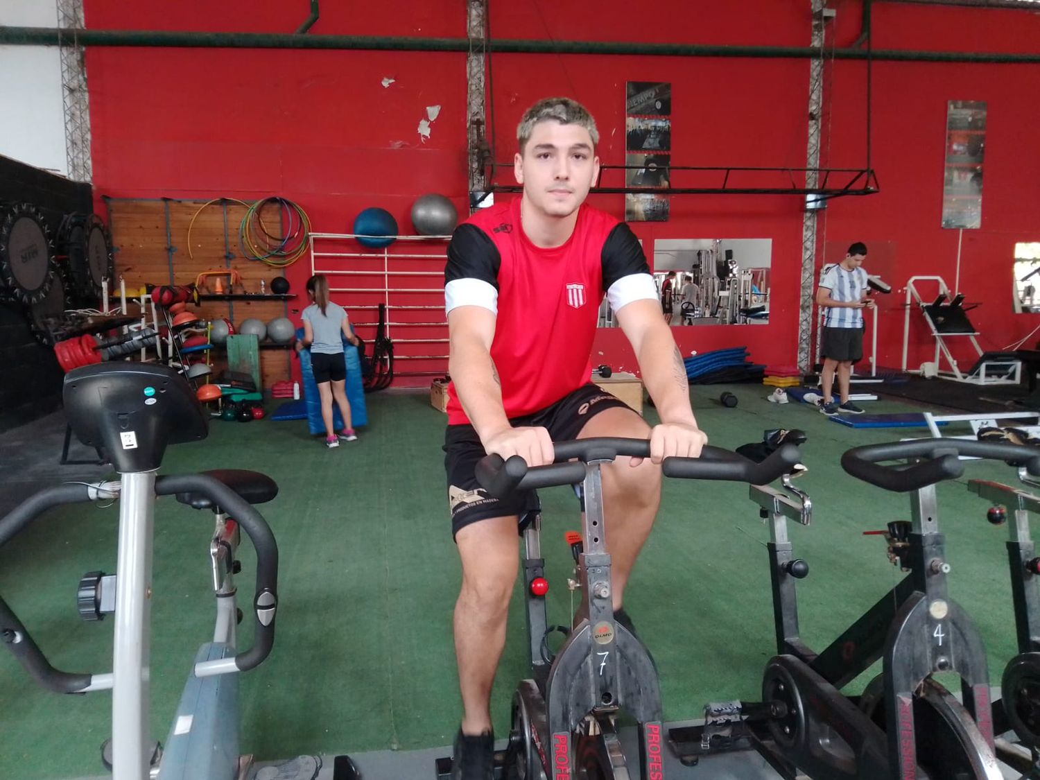Jerónimo Suñe entrenando en el gimnasio