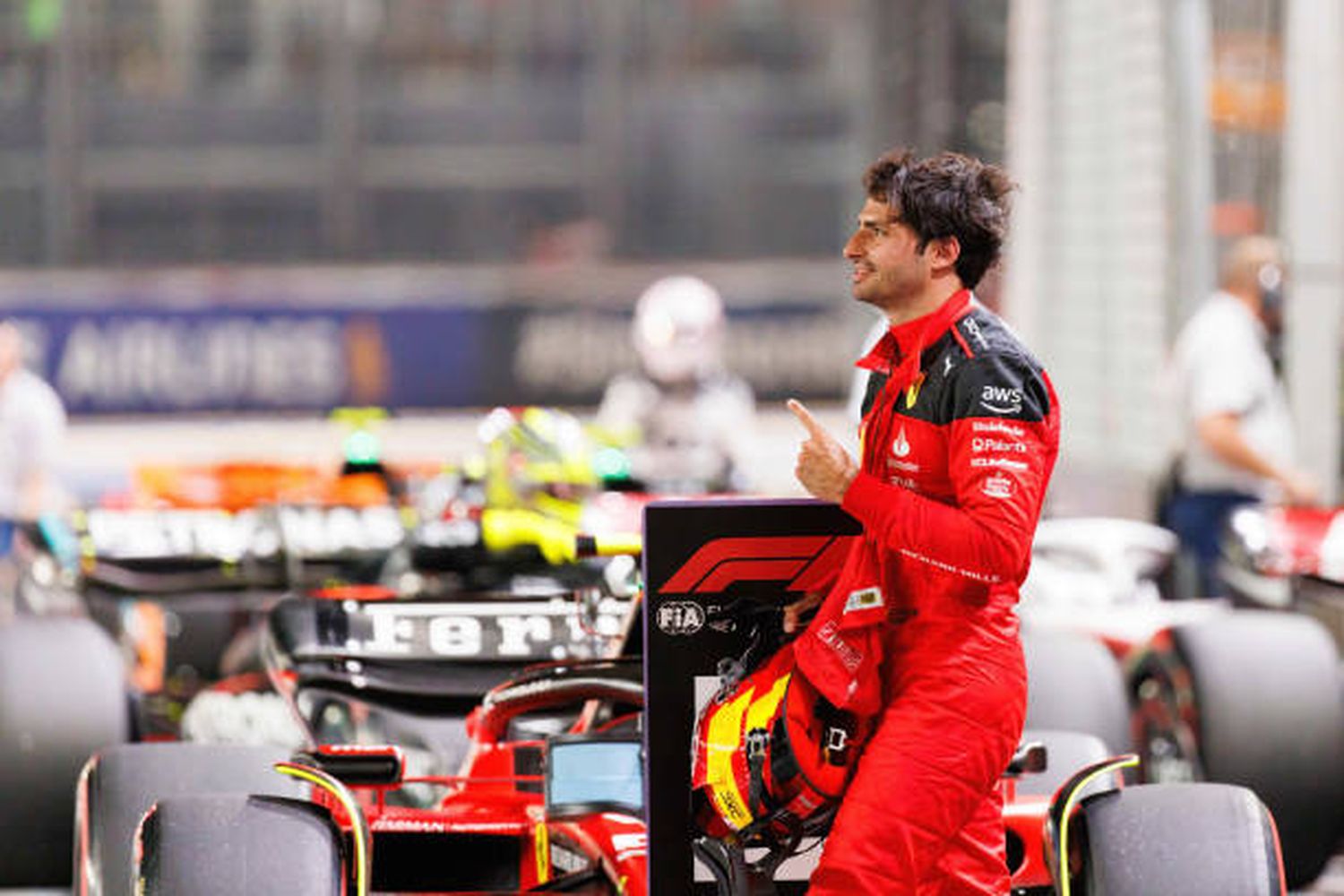 Sainz dominó la clasificación en Singapur