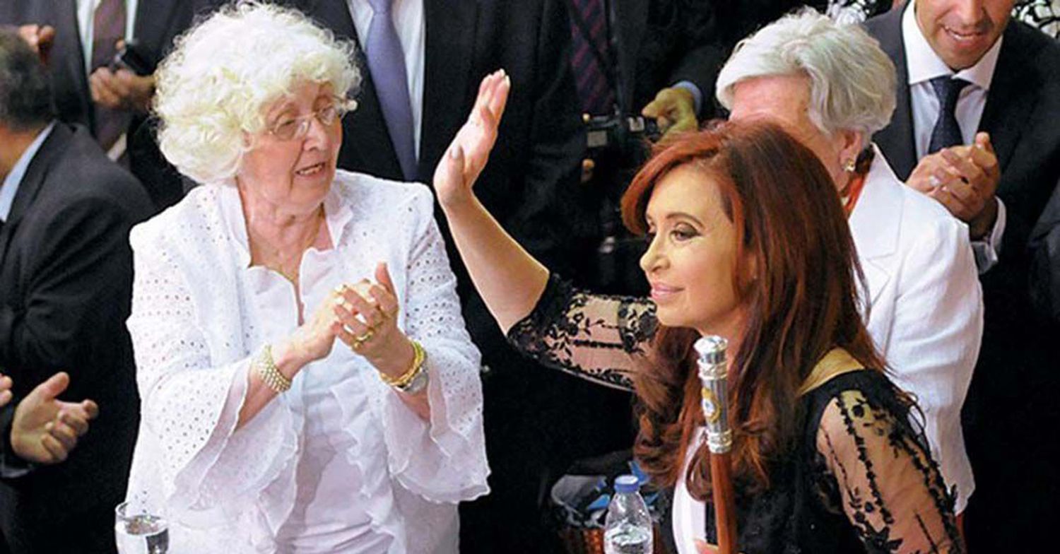 Cristina: "No es mi mamá, es tu papá y vos también"