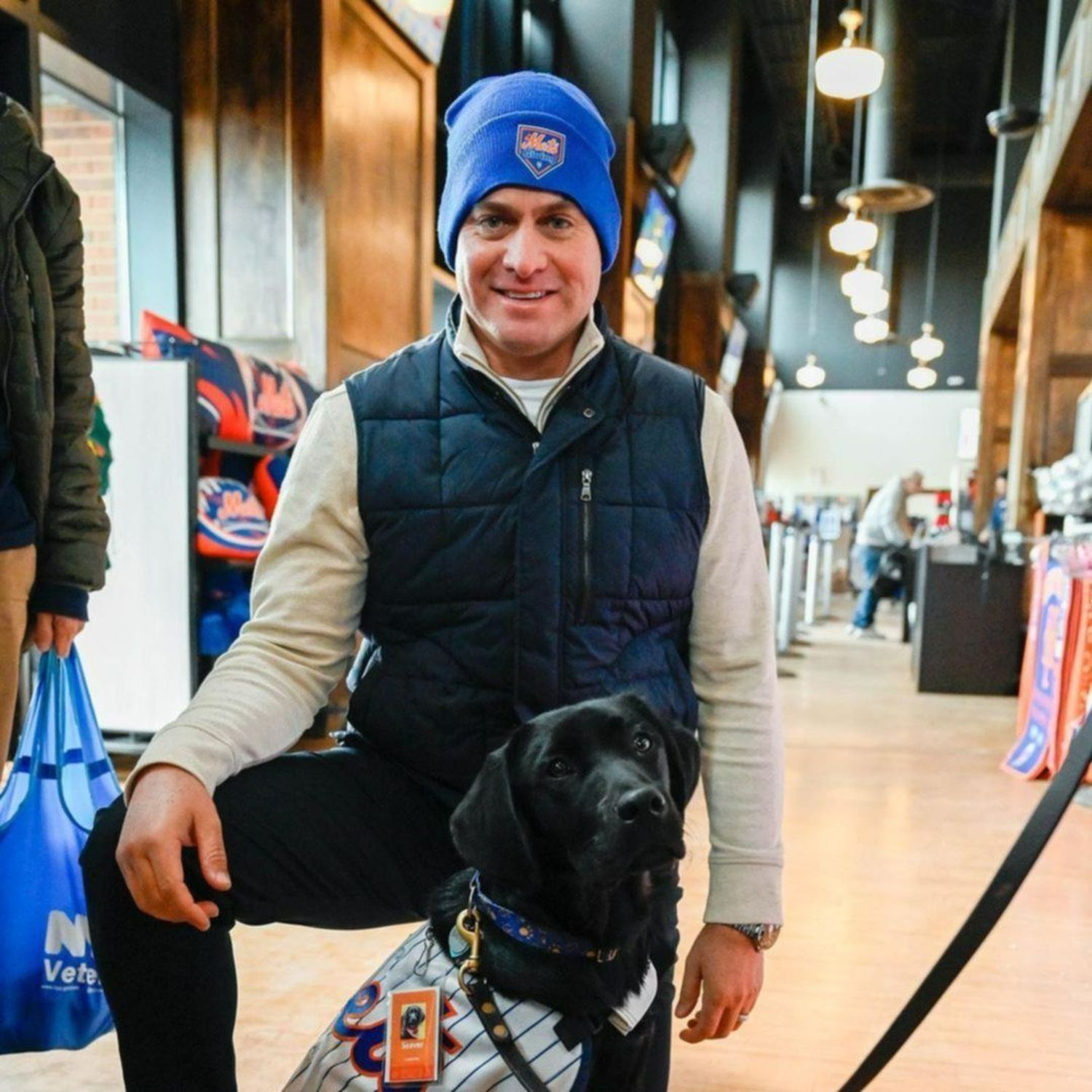 Mira cual es la pizzería preferida de Carlos Mendoza, mánager de los Mets