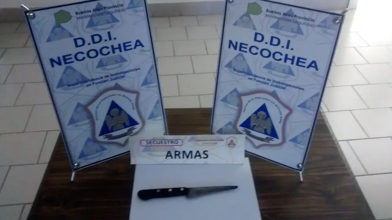 Amenazaba a su expareja con matarla con un cuchillo
