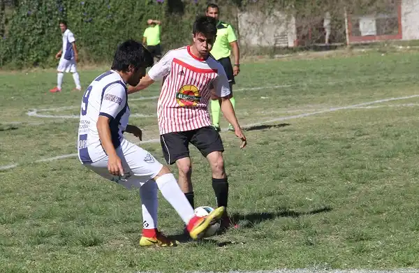 La Vencedora e Isleños definirán el segundo ascenso a la A
