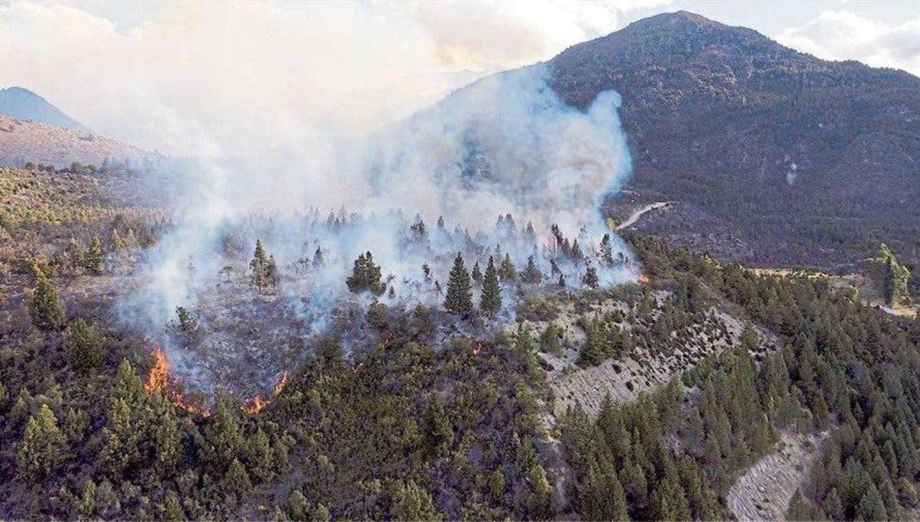 Fue allanda la casa donde se habría originado el incendio en El Bolsón