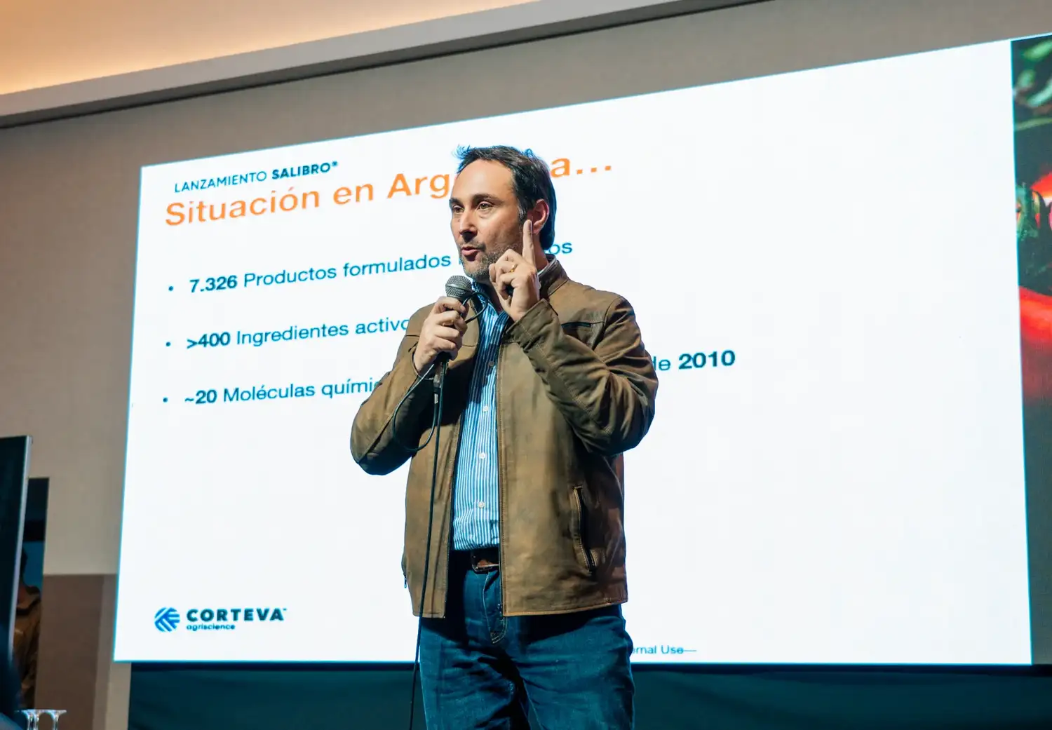 Ingeniero agrónomo Javier  Solar, Product Manager de Frutas & Vegetales de Corteva para Chile y Argentina.