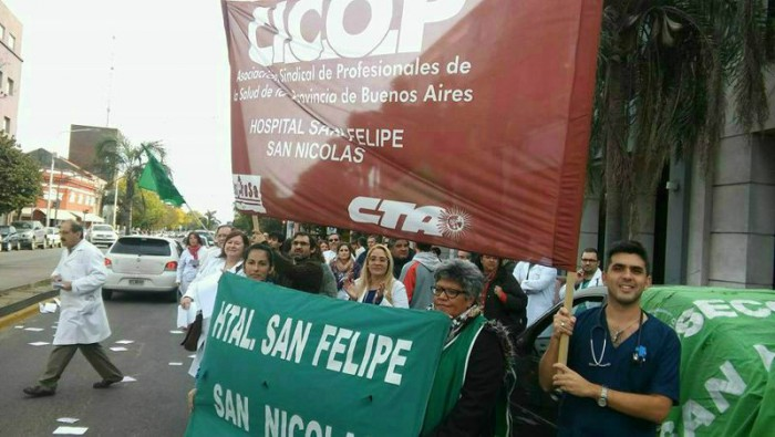 Médicos bonaerenses van al paro el 26 e instalan carpa frente al Congreso de la Nación