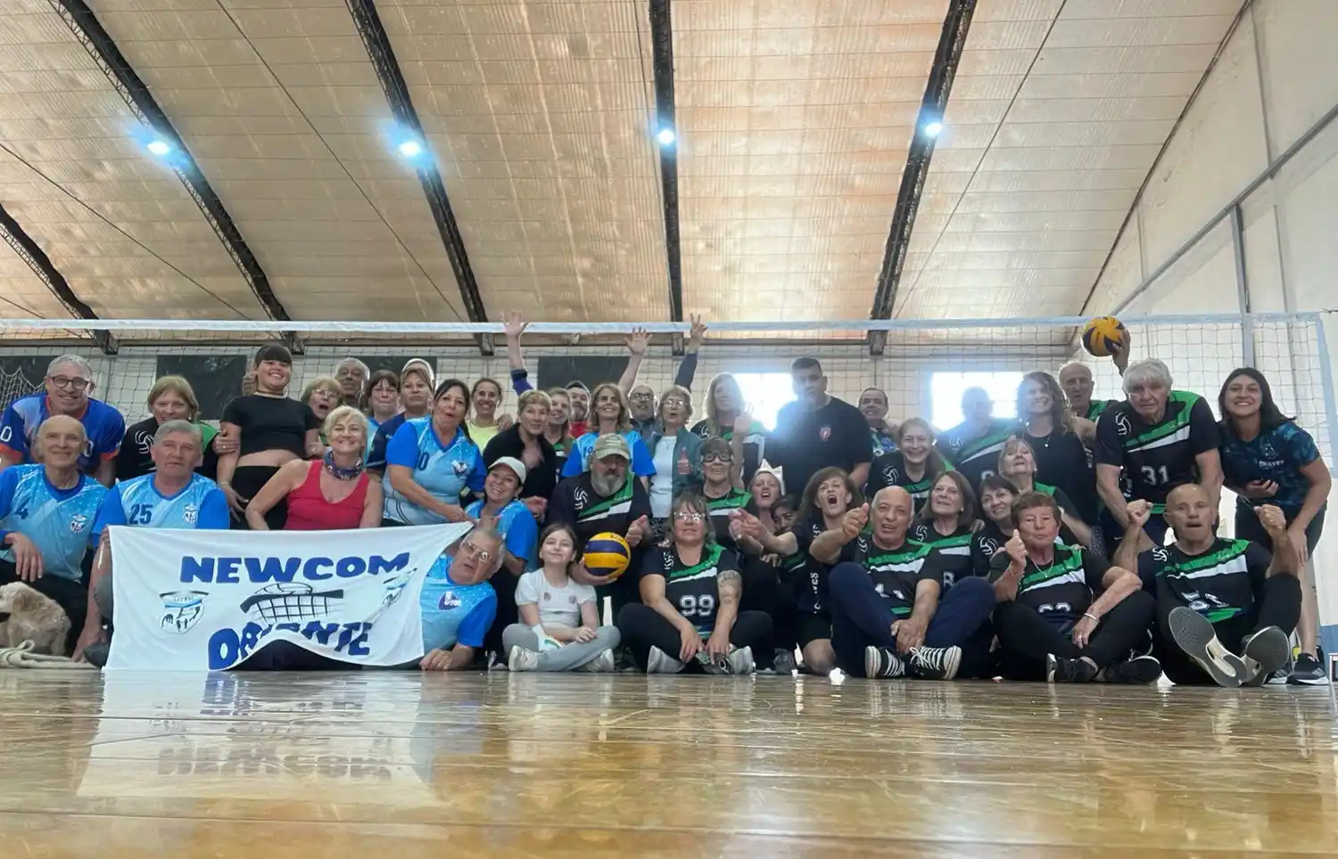 Se realiza un encuentro de Newcom en Gonzales Chaves, para compartir una jornada recreativa y de camaradería