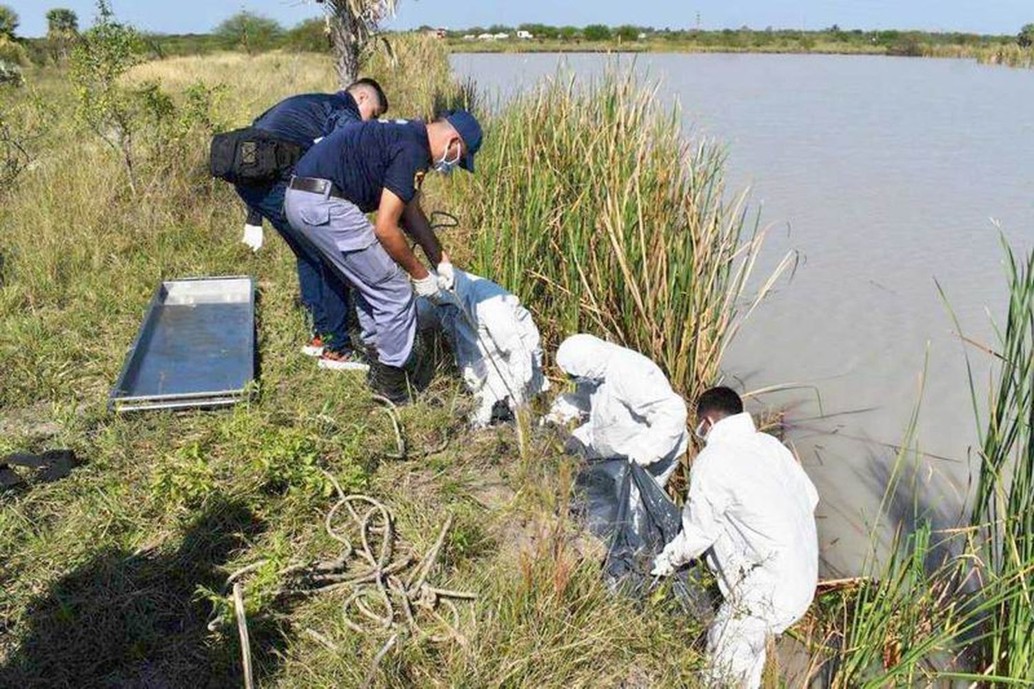 Hallaron el cuerpo sin vida de un hombre en 
una represa, a metros de una toma de agua