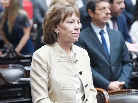 Osuna: “Era necesario ponerle un freno al uso discrecional de los DNU y recuperar el rol del Congreso”