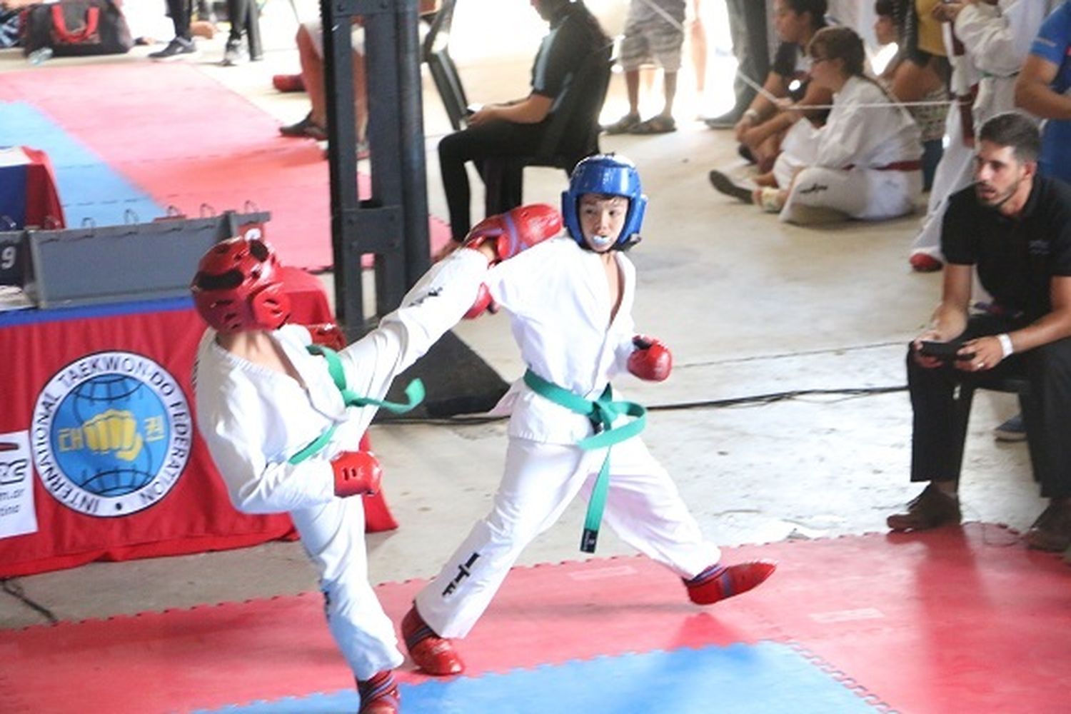 Se realizan dos torneos de taekwondo