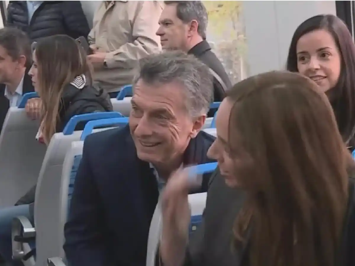  Macri: "Por más dudas que haya es por acá"