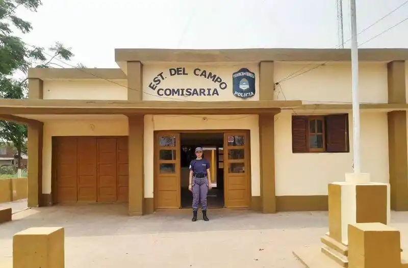 Un jugador agredió al árbitro y simpatizantes 
enfrentaron a la Policía en Estanislao del Campo