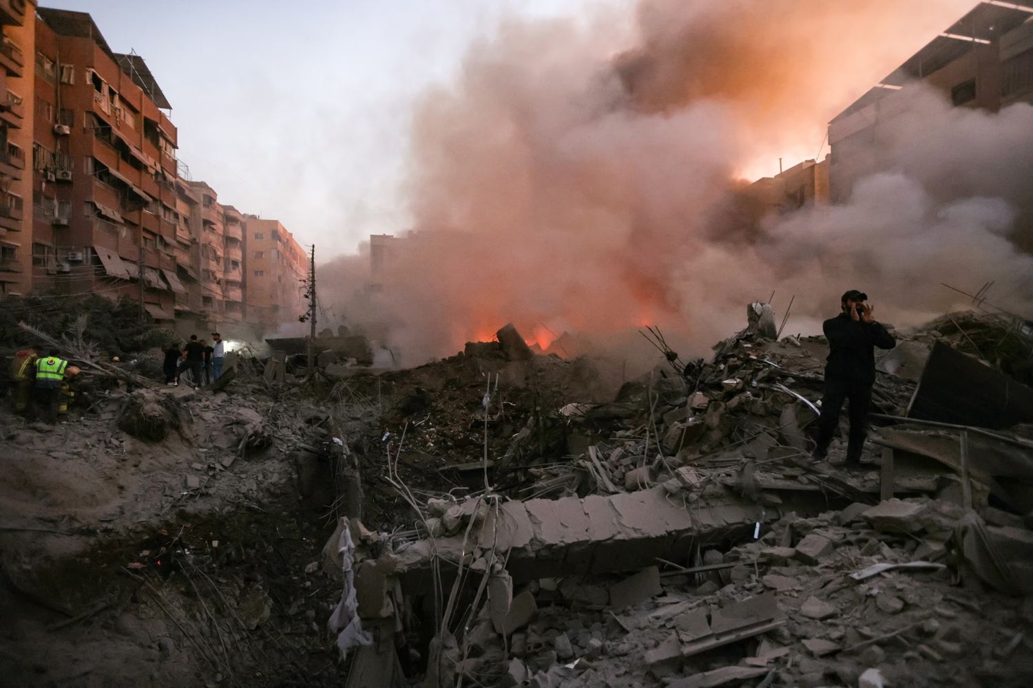 Massive blasts in Beirut after renewed Israeli air strikes