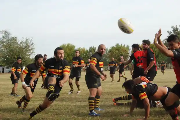 Carpinchos se quedó con el primer clásico del año