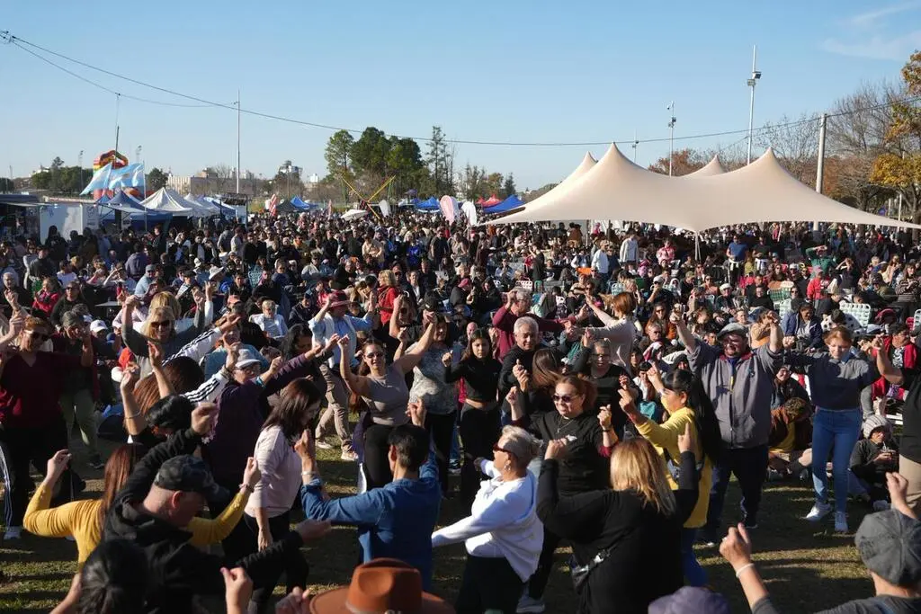 Los rafaelinos participaron del festejo popular por la fecha patria