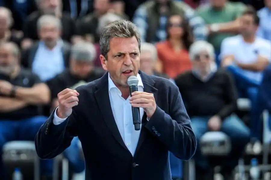 Massa: "Agarren la boleta que tiene la bandera argentina"