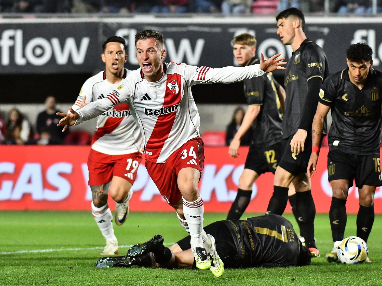 River pegó de entrada y se llevó el triunfo ante Estudiantes