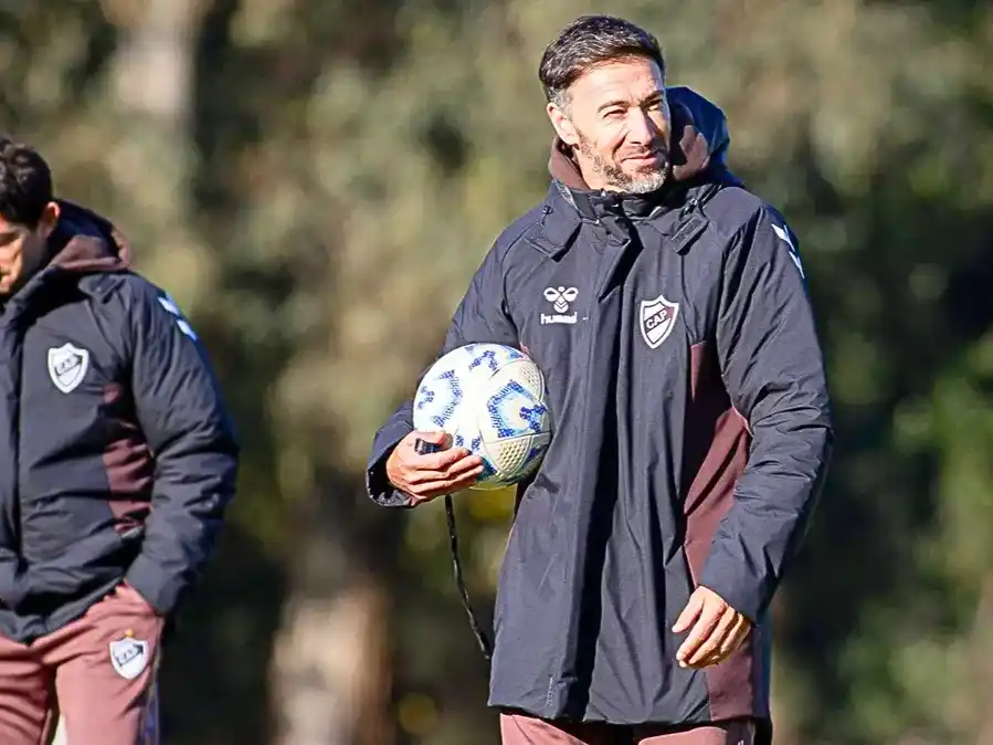 Kily González debuta como DT del Calamar.