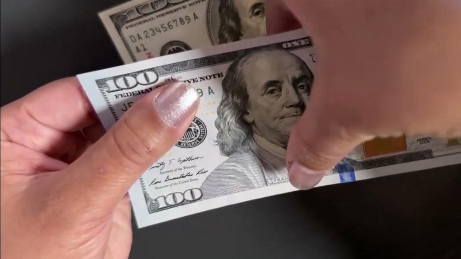 INFLACIÓN EN DÓLARES: 100 «verdes» de hace cinco años equivalen a 450 de ahora, según economista