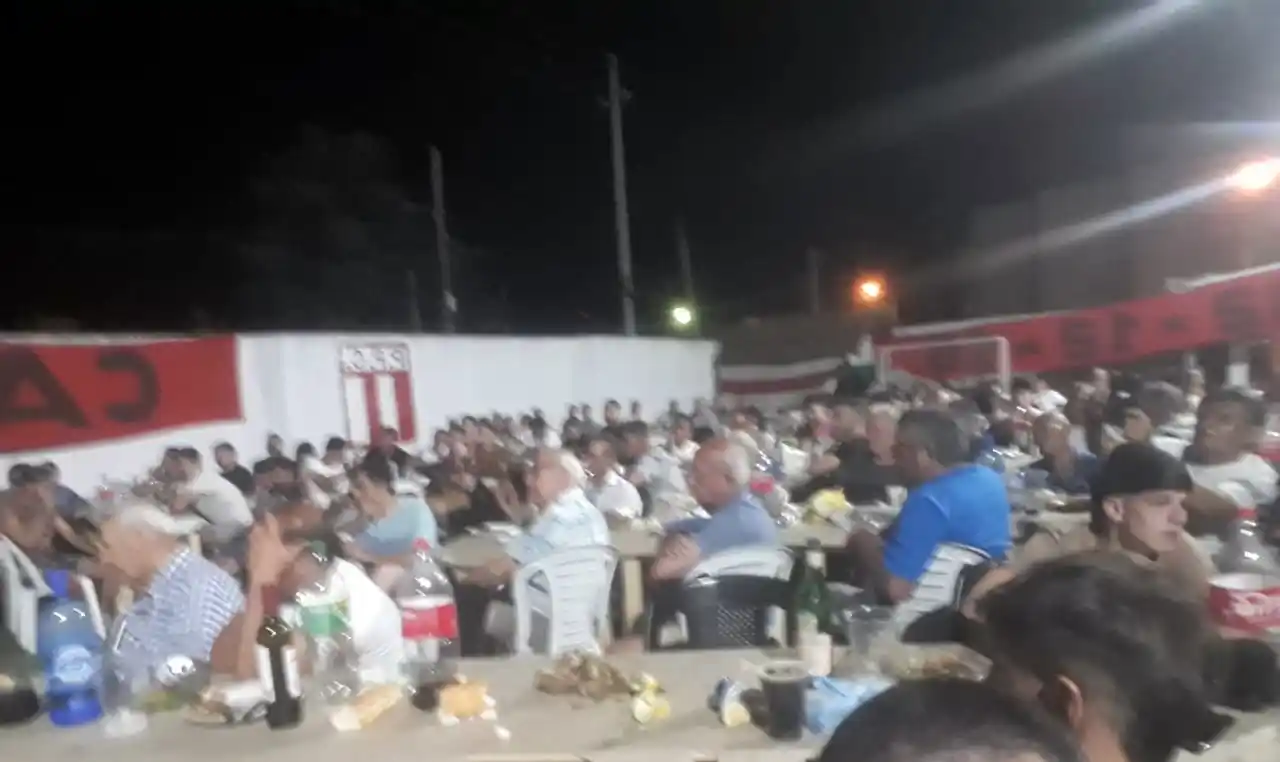 Las “glorias” de Paraná se volvieron a reunir y recordaron a los compañeros que perdieron en pandemia